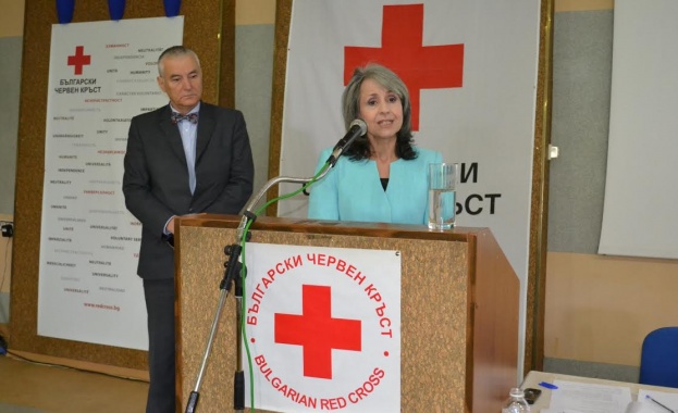 Попова пред делегатите на Общото събрание на БЧК: Носите с отговорност знака на Червения кръст