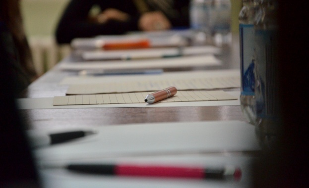 Трябва ново отношение към образованието, не само да вдигнем прага на тройката