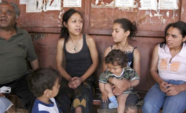 Ромите от кв. „Христо Ботев“ в София: Вече знаем за кого да гласуваме