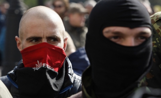 Опълченците в Луганск: „Десен сектор” разстреля 30 украински военни