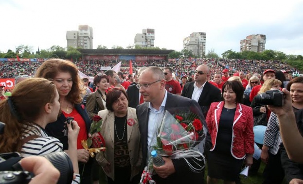 Станишев към българите: От всички зависи промяната
