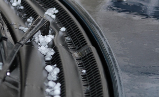 Град с големината на лешник удари Балчик