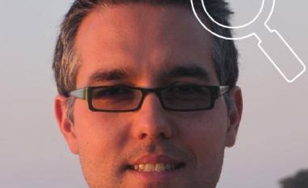 Млад мъж издирва своя близнак в мрежата