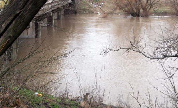 Мъж и жена се удавиха в река Вит