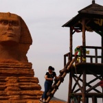 Разрушават копието на Сфинкса в Китай