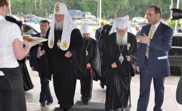 Руската и българската църква са християнски общности, свързани от любов и единомислие