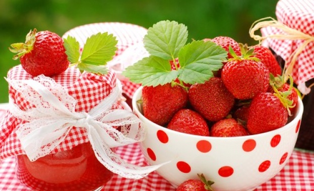 Пролет е, време е да хапнем ягоди!