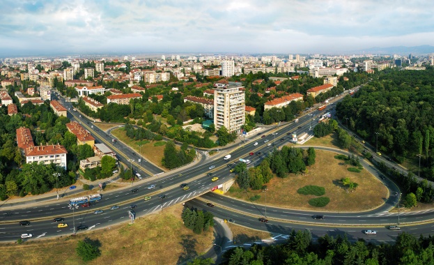 Махат положения асфалт на „Цариградско шосе” в София