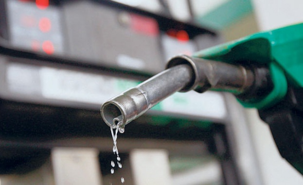 За литър бензин хората ще плащат не повече от лира