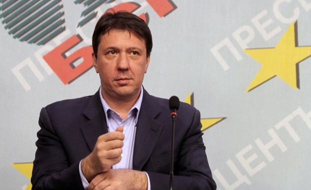 Куюмджиев: Най-голяма грешка на правителството е номинацията на Пеевски за шеф на ДАНС