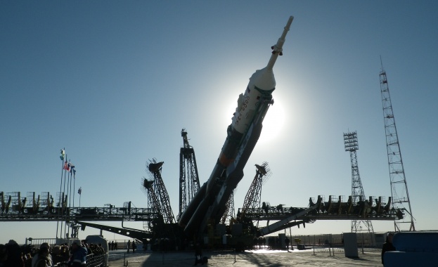 "Союз" се скачи успешно с МКС