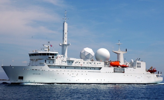 Френският разузнавателен кораб „Дюпюи де Лом" напусна акваторията на Черно море