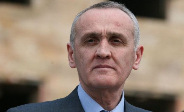 Парламентът на Абхазия предложи на президента доброволно да подаде оставка