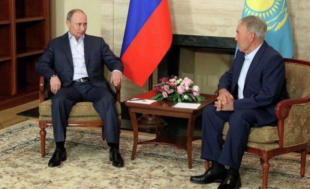 Русия и Казахстан удължиха до 2025 година споразумението си за петрола