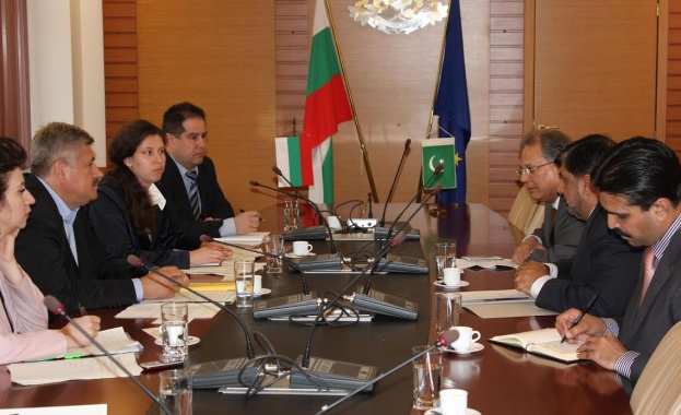 Бюрхан Абазов се срещна с посланика на Пакистан