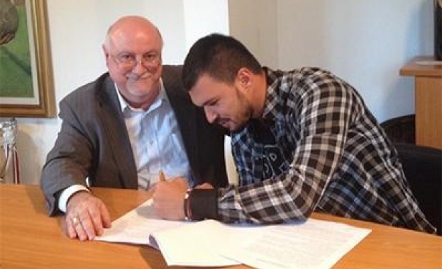 Божинов остава на „Герена” още една година 