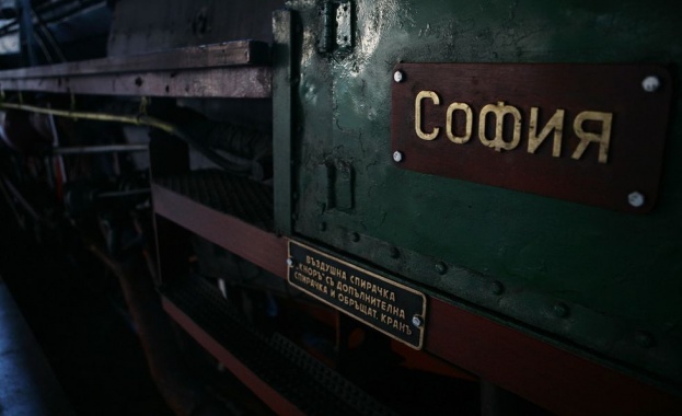 Още два влака с парен локомотив по случай 1 юни