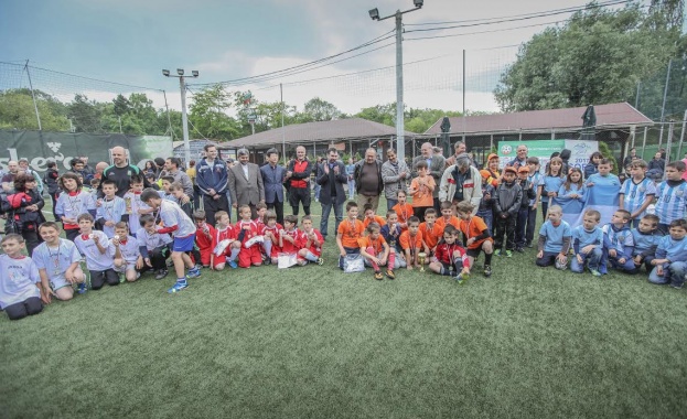 Наградиха победителите в турнира “Grassroots мини-световно първенство по футбол“