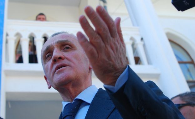 Президентът на Абхазия е подал оставка? 