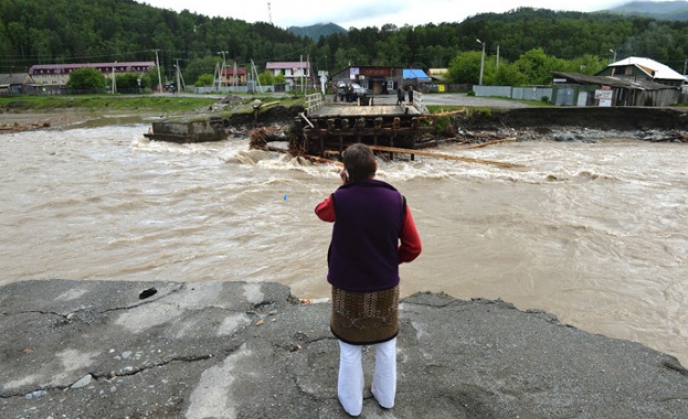 Над 10 000 души са евакуирани заради наводнения в Сибир