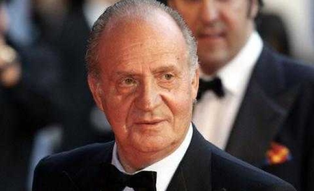 Испанският крал абдикирал по политически причини?