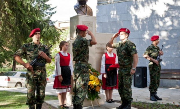 Честваме Деня на Ботев и на загиналите за България