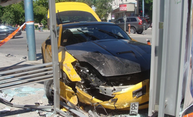 Гръкът, прегазил 16-годишна пловдивчанка, е напуснал България