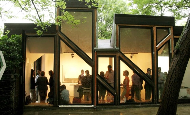 Ново пространство за изкуство провокира сетивата с проекта In the sky