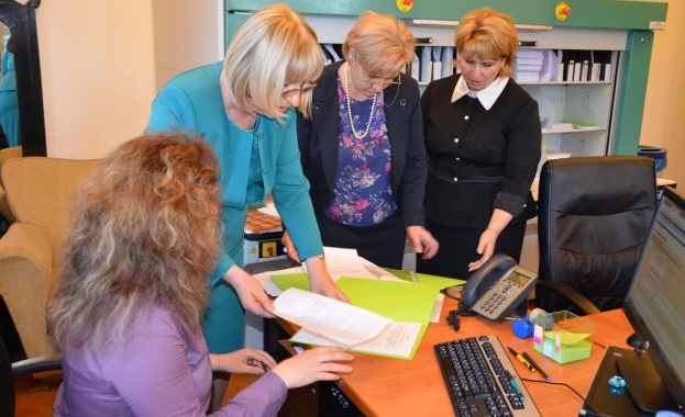 Цачева внесе петия вот срещу кабинета 