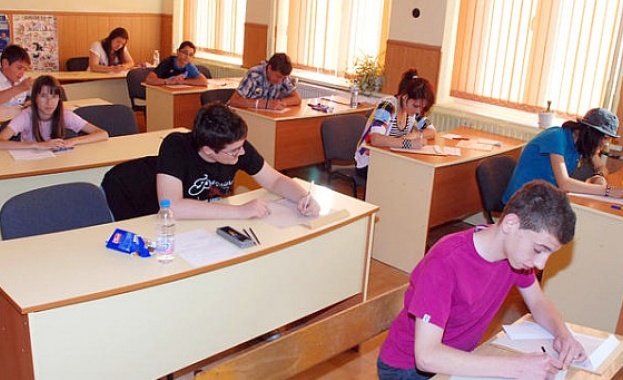 Учениците от София, Варна, Смолян и Търговище с най-добри резултати на матурите 