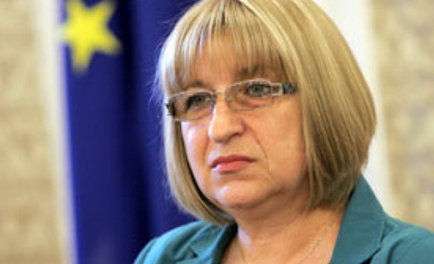 Цачева: Няма факт за бременност в момента