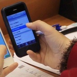 Студенти разработиха мобилно приложение, което заменя всички дистанционни управления в дома