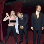 Femen отсече главата на Путин