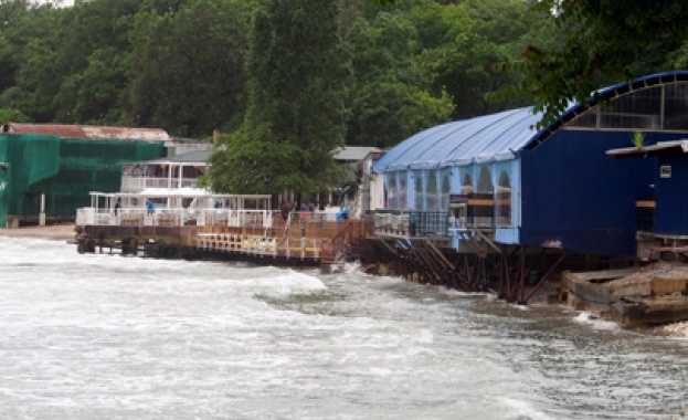 КЗП затворила 15 заведения по морето това лято  