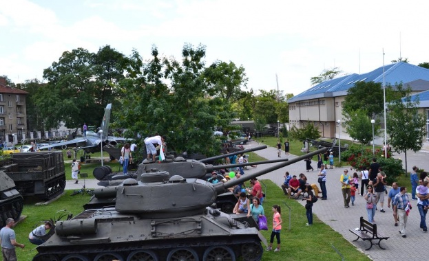 Вълнуващи атракции за Деня на бащата в НВИМ