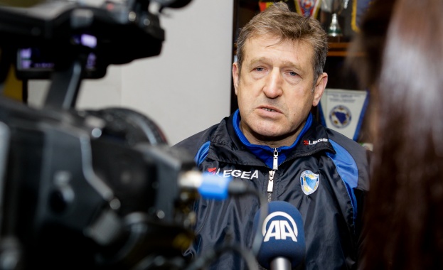 Въоръжени нападнаха треньора на Босна и Херцеговина