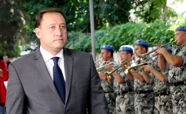 Министър Найденов: Възражда се духът на Българската армия