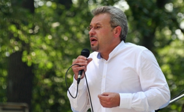 Тунчер Кърджалиев: Поведението на Местан е смущаващо 