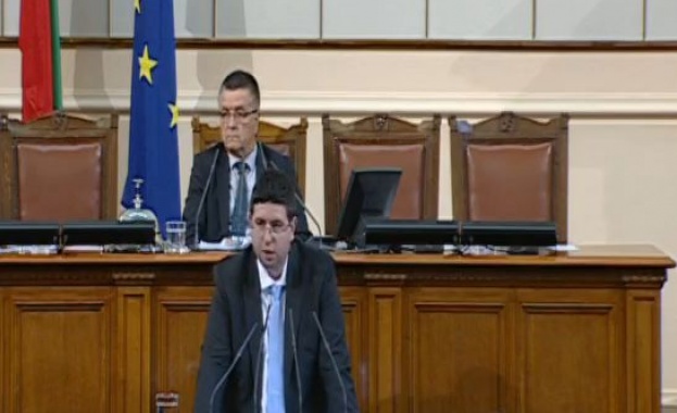 Започнаха дебатите по вота на недоверие