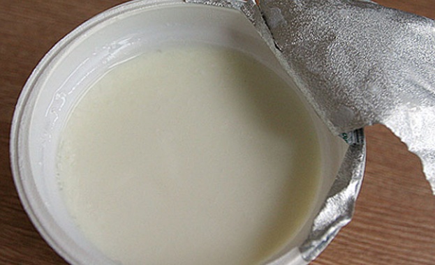 Майка откри червеи в кисело мляко