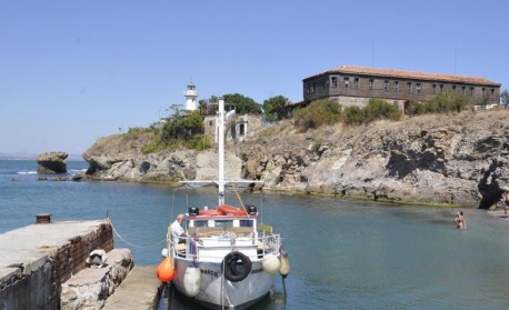 Лоша прогноза за времето премества на друга дата откриването на туристическия сезон на остров Света Анастасия