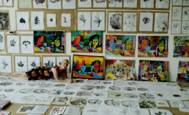 Младата художничка Петя Георгиева внесе красота в с. Мирково