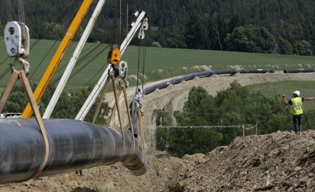 Частично контролирана от „Химимпорт” компания взе находище на нефт и газ за 35 години 