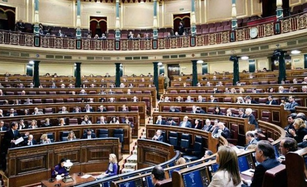 Испанският парламент позволи на Хуан Карлос да абдикира