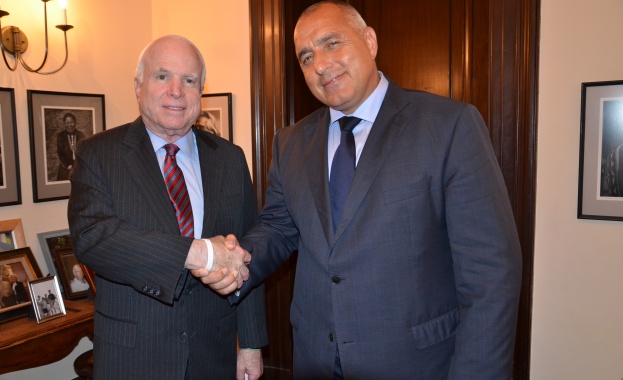 Борисов и Макейн обсъдиха „Южен поток” и кризата в Украйна