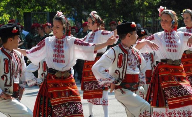 През август Бургас се превръща в сцена на фолклора от цял свят 