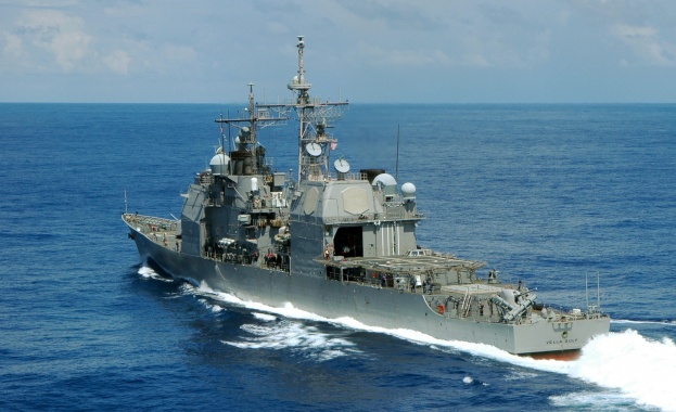 Американският крайцер Vella Gulf напусна Черно море