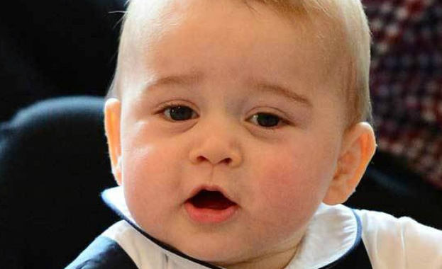 Принц Джордж направи първите си крачки 