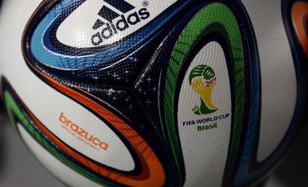 Миков подари на Борисов Brazuca