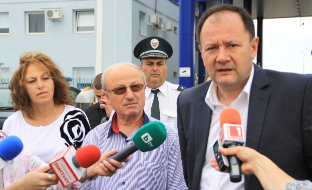 Миков: „Дунав мост” 2 работи успешно 